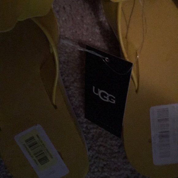 Ugg sandals - Picture 5 of 5
